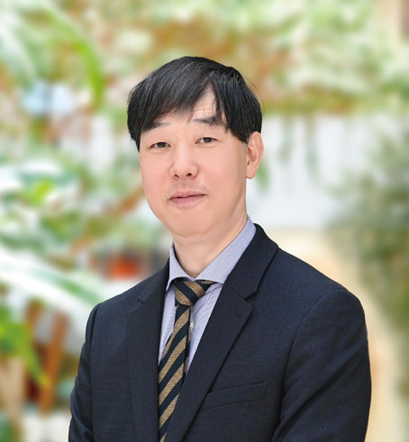 遠藤 賢 氏