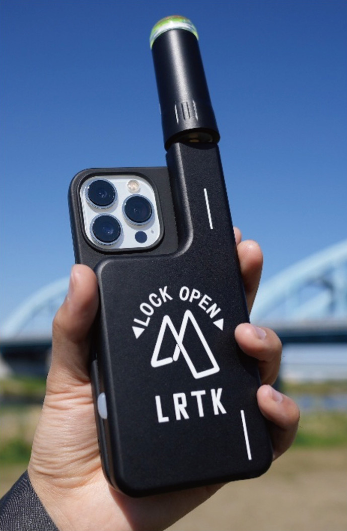 iPhoneに装着したLRTK
